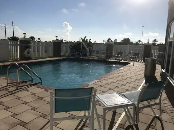 Holiday Inn Express and Suites Orlando South Daven - Havuz