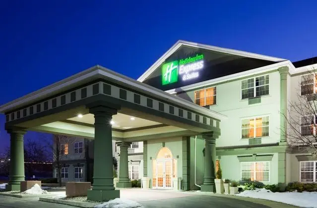 Holiday Inn Express Hotel & Suites Oshkosh Statero