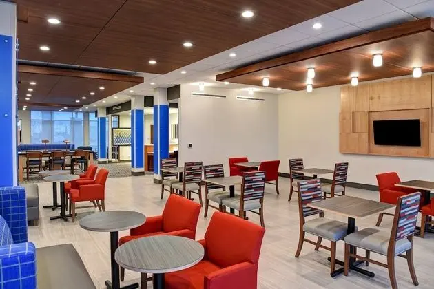Holiday Inn Express And Suites Ottawa, an IHG Hotel - Lobi