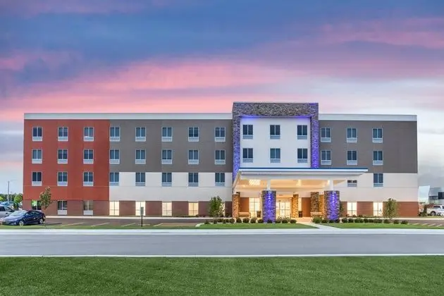 Holiday Inn Express and Suites Ottawa