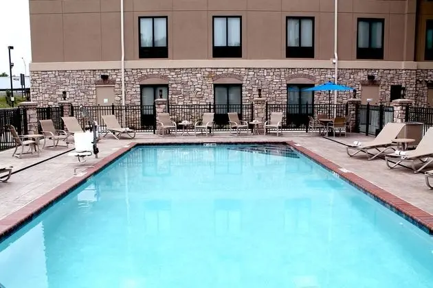 Holiday Inn Express and Suites Paducah West - Havuz