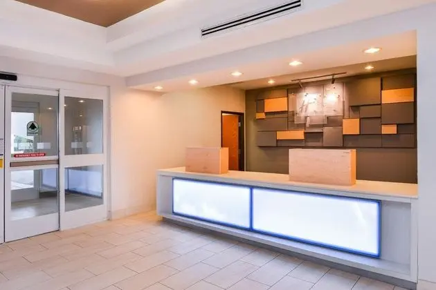 Holiday Inn Express and Suites Parkersburg Mineral - Genel