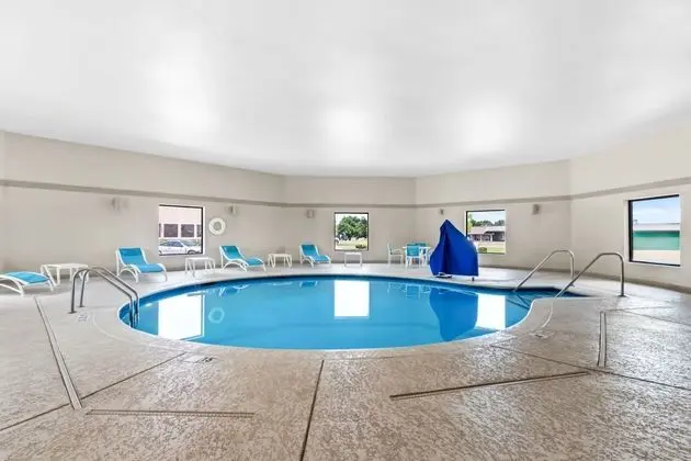 Holiday Inn Express Hotel & Suites Pauls Valley - Havuz