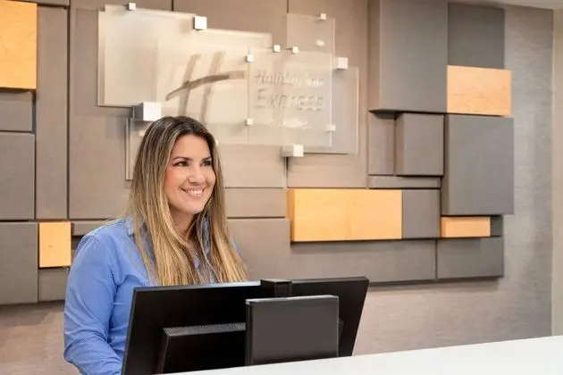 Holiday Inn Express and Suites Pembroke Pines Sher - Dış Mekan