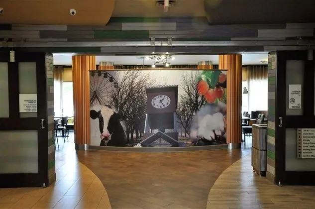 Holiday Inn Express & Suites Perry-National Fairground Area, an IHG Hotel