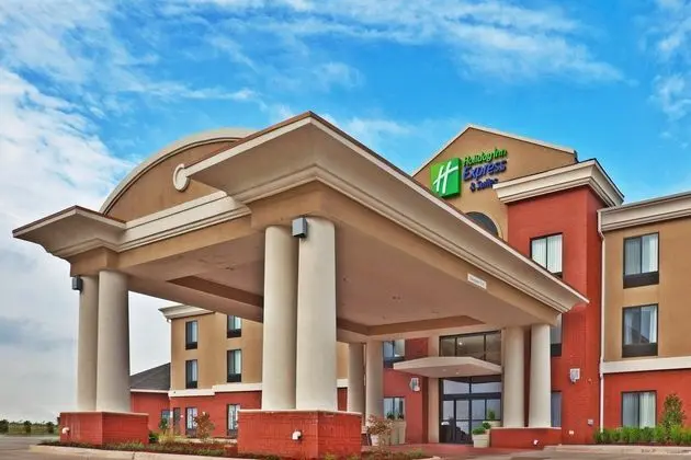 Holiday Inn Express and Suites Perry