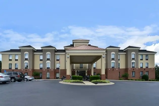 Holiday Inn Express and Suites Petersburg Dinwiddi
