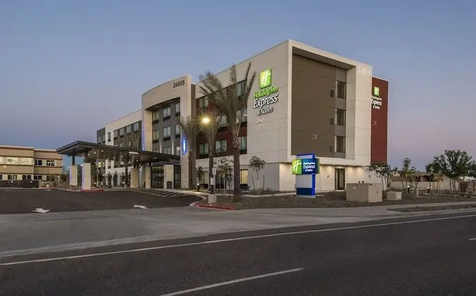 Holiday Inn Express & Suites Phoenix North - Happy Valley, an IHG Hotel
