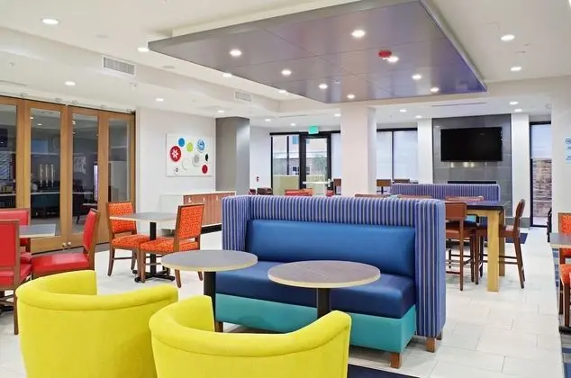 Holiday Inn Express Hotel & Suites Phoenix North Scottsdale, an IHG Hotel - Lobi