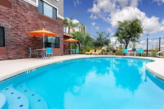 Holiday Inn Express & Suites Phoenix Tempe-Univers - Havuz
