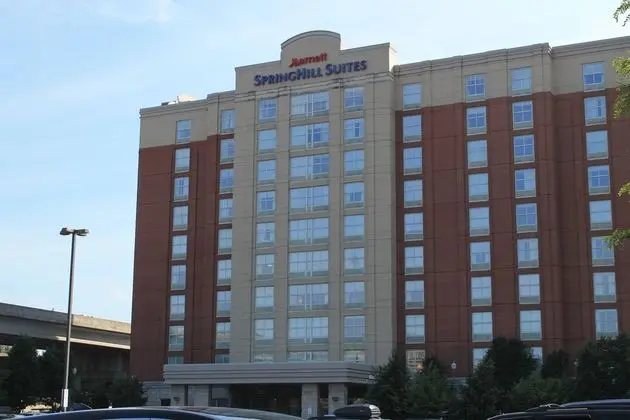 Holiday Inn Express and Suites Pittsburgh North Sh