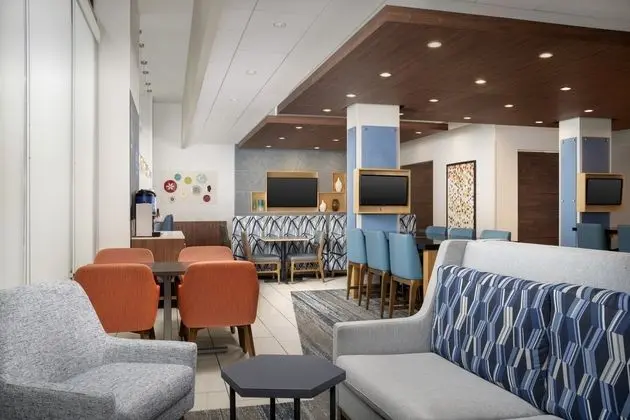 Holiday Inn Express and Suites Pittsburgh North Sh - Dış Mekan