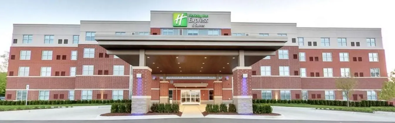 Holiday Inn Express and Suites Plymouth Ann Arbor