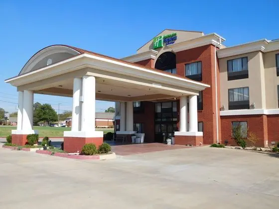 Holiday Inn Express and Suites Ponca City