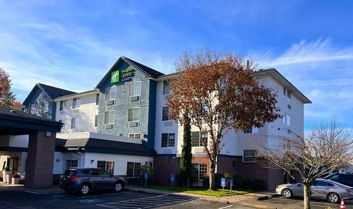 Holiday Inn Express and Suites Portland Jantzen Be - Dış Mekan