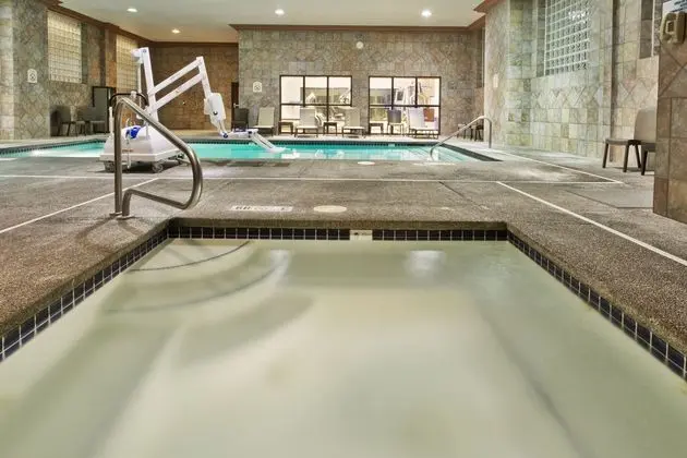 Holiday Inn Express Hotel & Suites Portland - Nort - Havuz