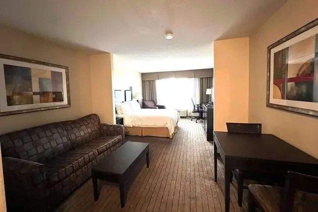 Holiday Inn Express and Suites Prince Albert