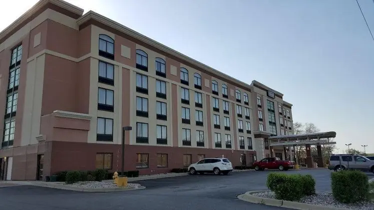 HOLIDAY INN EXPRESS AND SUITES Prospect Heights