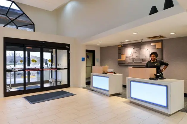 Holiday Inn Express and Suites Raleigh NE Medical