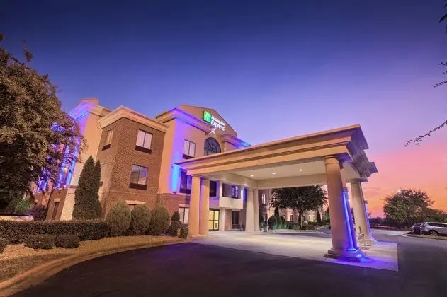 Holiday Inn Express and Suites Raleigh North Wake - Dış Mekan