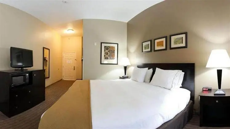 Holiday Inn Express and Suites Rancho Mirage Palm
