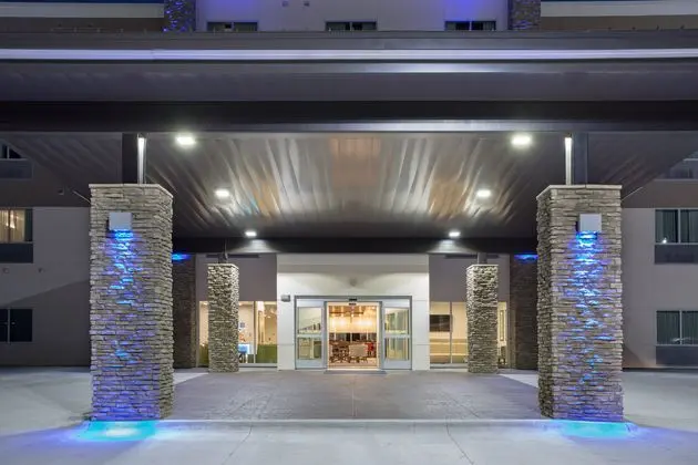 Holiday Inn Express and Suites Rapid City - Rushmo