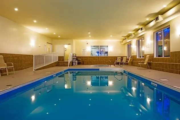 Holiday Inn Express & Suites Regina-South, an IHG Hotel - Havuz