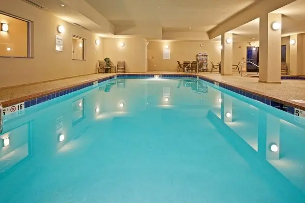 Holiday Inn Express and Suites Ripley - Havuz