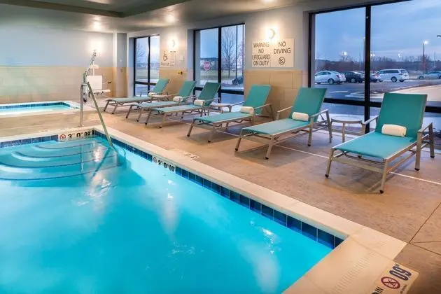 HOLIDAY INN EXPRESS AND SUITES Romeoville-Joliet N - Havuz