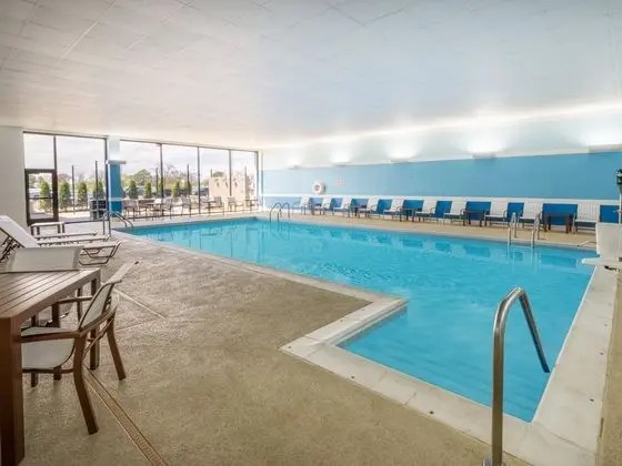 Holiday Inn Express Hotel & Suites - Havuz