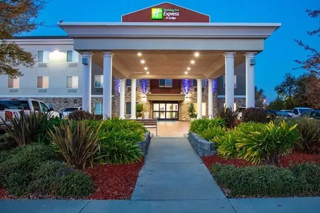 Holiday Inn Express Hotel & Suites Roseville - Gal