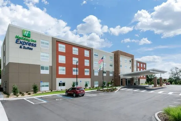 HOLIDAY INN EXPRESS AND SUITES Ruskin