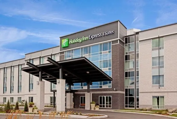 Holiday Inn Express and Suites Saint - Hyacinthe