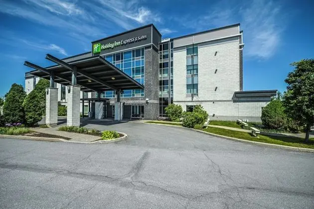 Holiday Inn Express and Suites Saint - Hyacinthe - Dış Mekan
