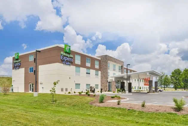 Holiday Inn Express and Suites Salem