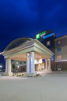 Holiday Inn Express & Suites Salina