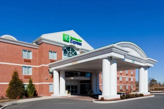 Holiday Inn Express and Suites Salisbury Delmar