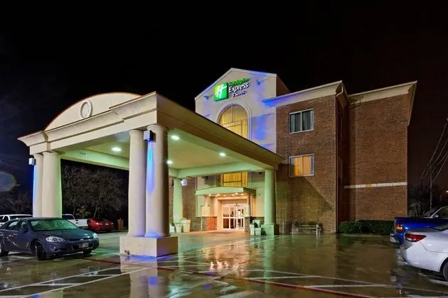 HOLIDAY INN EXPRESS AND SUITES SAN ANTONIO SOUTH