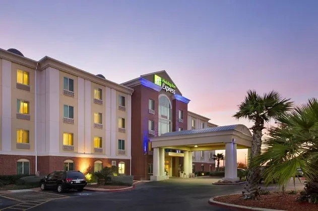 Holiday Inn Express and Suites San Antonio West Se