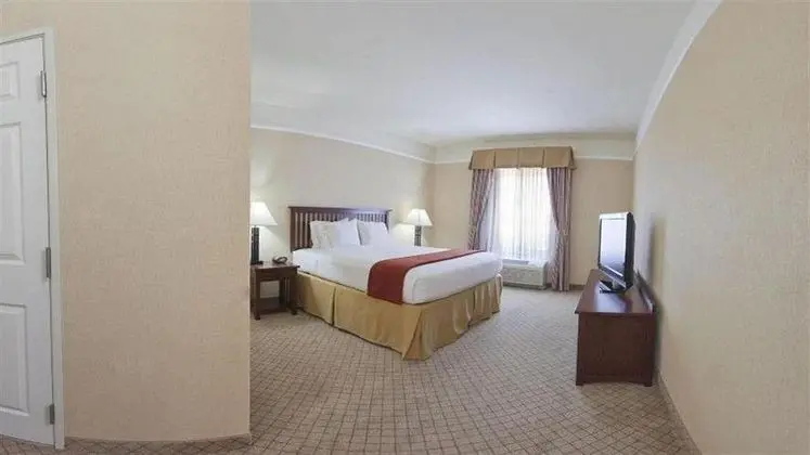Holiday Inn Express and Suites San Dimas