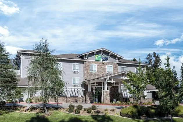 Holiday Inn Express and Suites San Dimas - Dış Mekan
