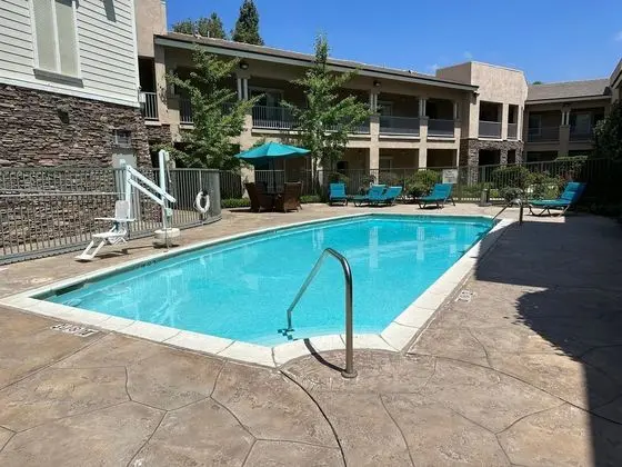 Holiday Inn Express and Suites San Dimas - Havuz