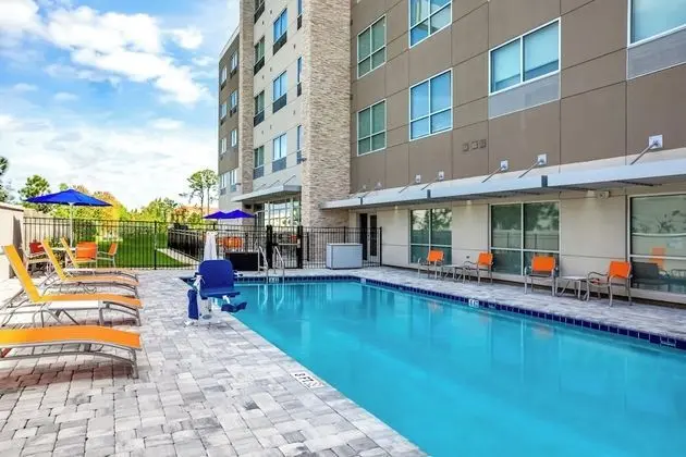 Holiday Inn Express & Suites Sanford- Lake Mary, an IHG Hotel - Havuz