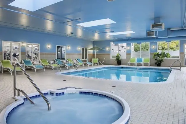 Holiday Inn Express & Suites Saskatoon, an IHG Hotel - Havuz