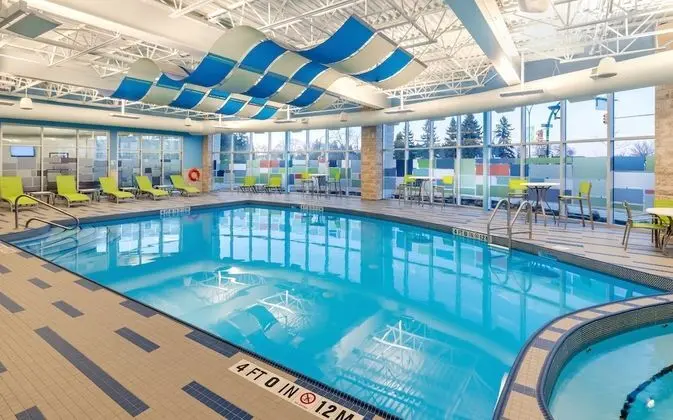 Holiday Inn Express & Suites Saskatoon East - University, an IHG Hotel - Havuz