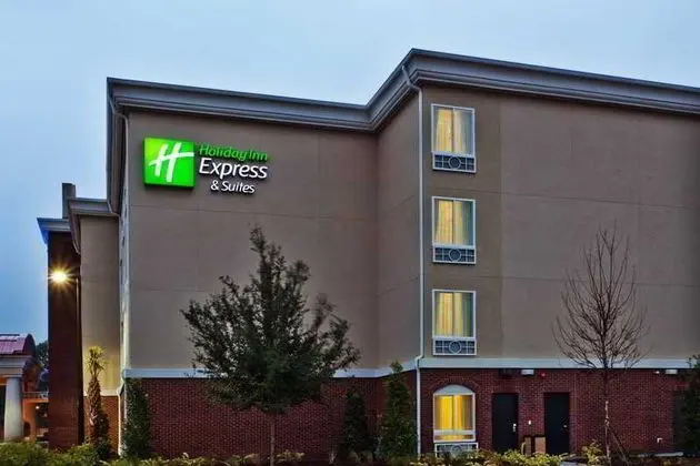 Holiday Inn Express & Suites Savannah Midtown