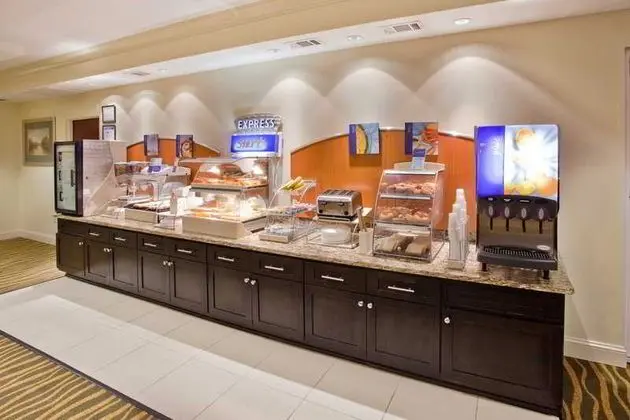 Holiday Inn Express & Suites Savannah Midtown