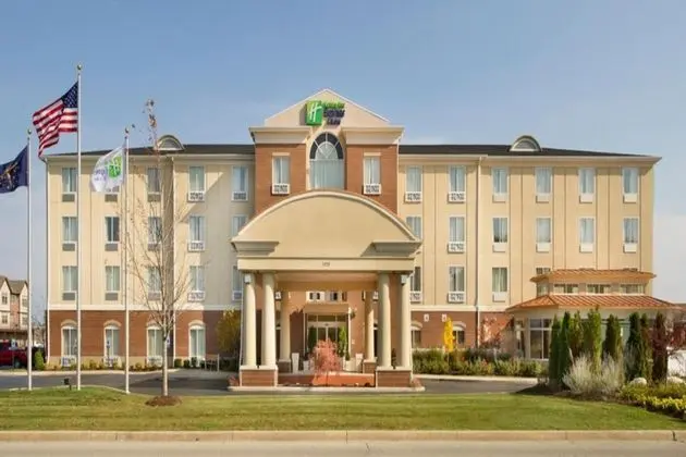 Holiday Inn Express and Suites Schererville