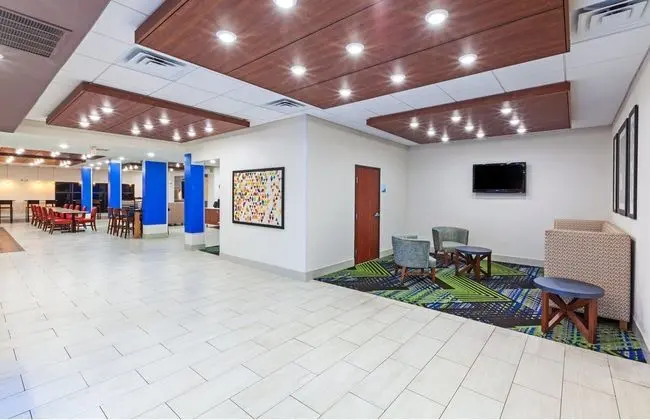 Holiday Inn Express Hotel & Suites Sealy - Dış Mekan