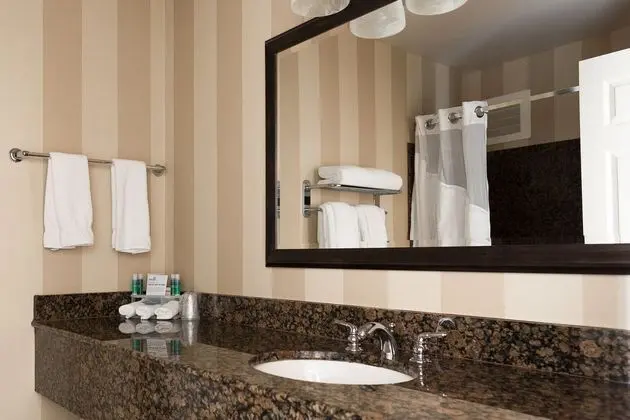 Holiday Inn Express & Suites Seattle North - Lynnwood